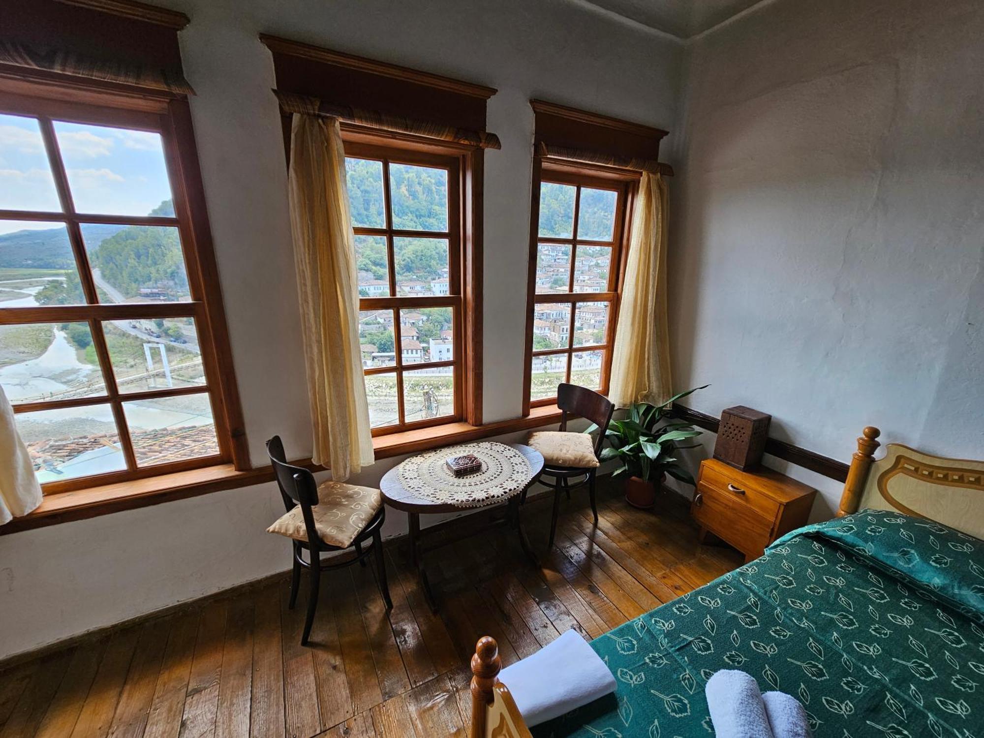 Guest House Panorama 培拉特 外观 照片
