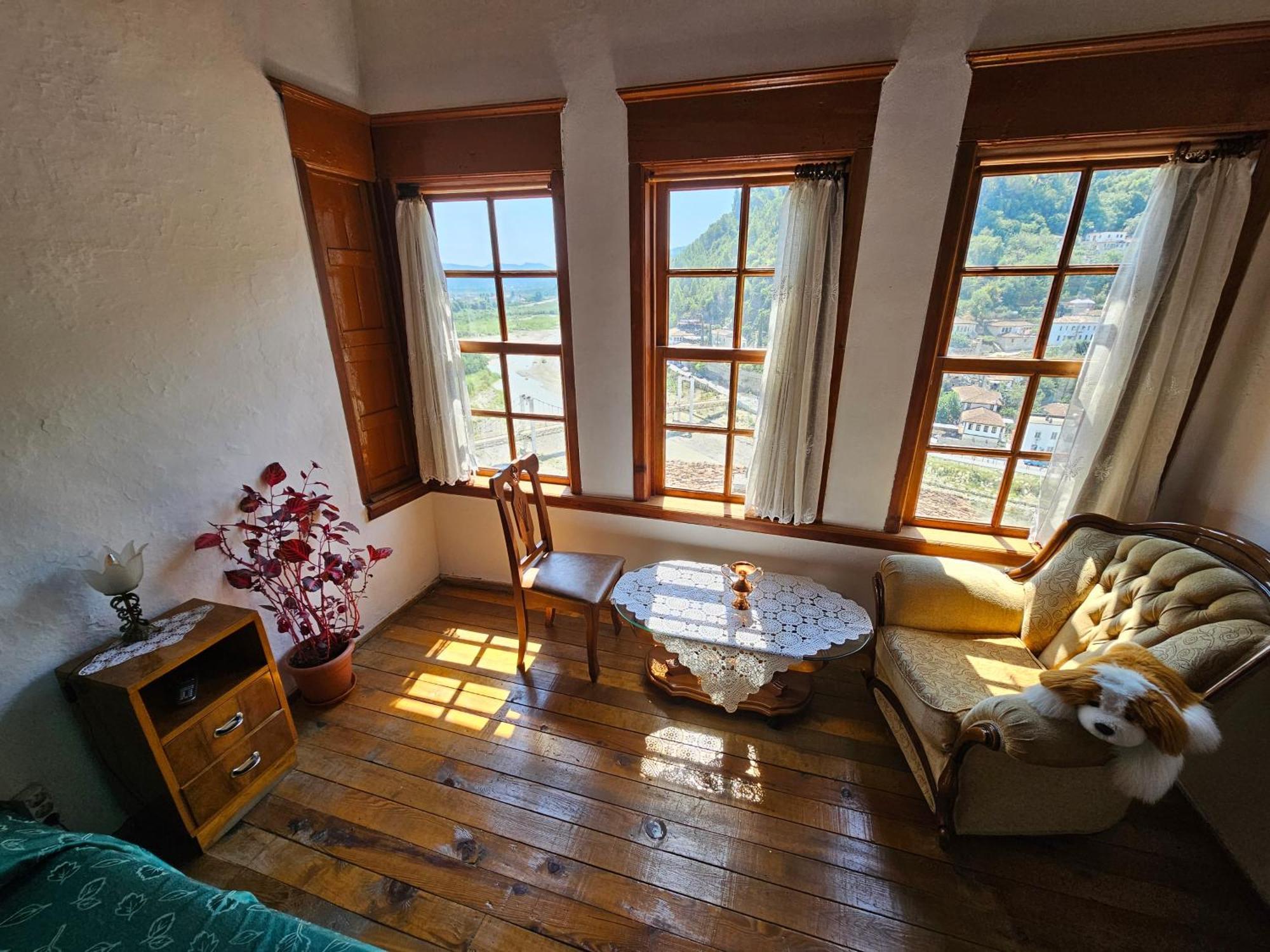 Guest House Panorama 培拉特 外观 照片