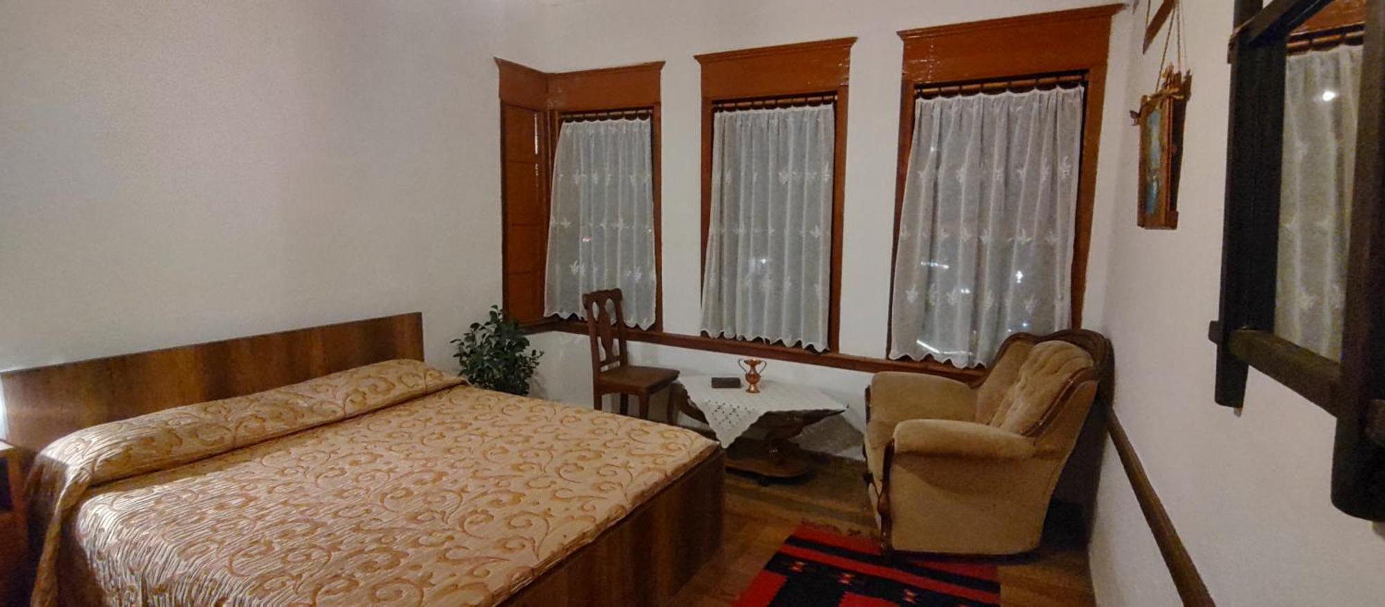 Guest House Panorama 培拉特 外观 照片